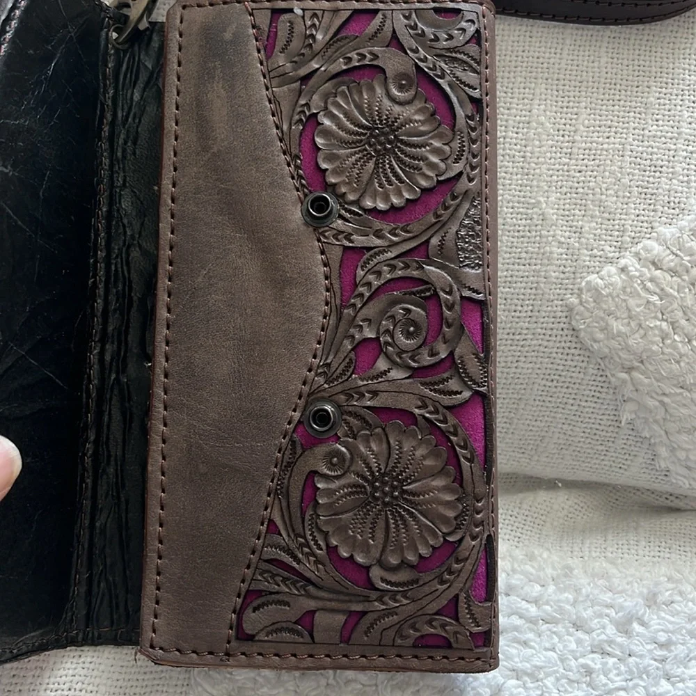 Floral Embroidered Beaded Brown Tooled Leather Wristlet